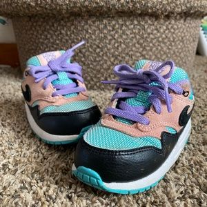 Toddler Nike sneakers!!!